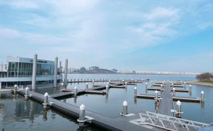 Water mooring at Seoul Water Leports Center